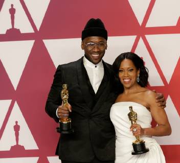 (L-R) Mahershala Ali, winner of Best Supporting Actor for Green Book, and Regina King, winner of Best Supporting Actress for If Beale Street Could Talk, appear backstage with their Oscars during the 91st annual Academy Awards at Loews Hollywood Hotel in the Hollywood section of Los Angeles on February 24, 2019.  LAP20190224820 JOHNxANGELILLO