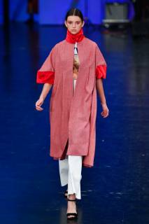 (190403) -- MEXICO CITY, April 3, 2019 (Xinhua) -- A model presents a creation at the Alexia Ulibarri Show during the Mercedes-Benz Fashion Week Mexico City in Mexico City, Mexico, April 2, 2019. (Xinhua Xin Yuewei) MEXICO-MEXICO CITY-FASHION WEEK 