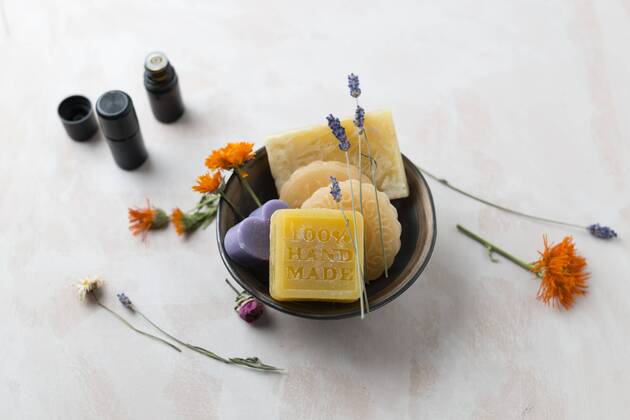 Various glycerin soaps with caustic soda  MYF02078