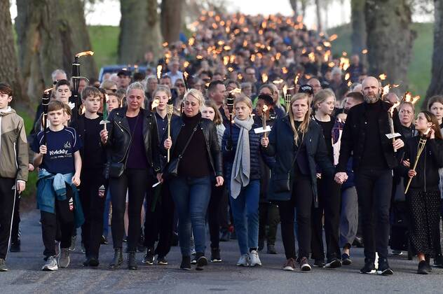 Citizen group in the family Holch Povlsens hometown Stavtrup holds a memorial event to show condolence on Thursday 25 April 2018 Stavtrup,  Copyright: BoxAmstrupx cop104 spdk20190425-203004-L