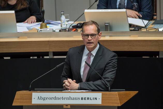Politics Berlin Meeting House of Representatives Plenary session of the Berlin House of Representatives on Thursday, 23 May 2019 In the picture The Governing Mayor Michael Mueller, SPD, speaks in the current hour on the agenda item 70 years of the Basic Law and a strong Europe good for Berlin 23 5 2019, Berlin