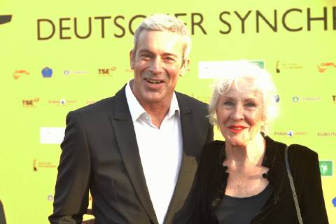 German Synchronic Award 2019 Gedeon Burkhard with Mother Elisabeth von Molo Arrival for the German Synchronic Award 2019 at the TIP am Knazlermat in Berlin on 23 05 2019 photopress müller