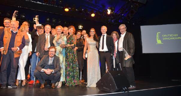 German Synchronics Award 2019 Final picture of all winners and laudators Presentation of the German Synchronics Award 2019 in the TIP at Knazlermat in Berlin on 23 05 2019 photopress müller