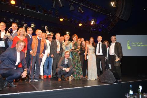 German Synchronics Award 2019 Final picture of all winners and laudators Presentation of the German Synchronics Award 2019 in the TIP at Knazlermat in Berlin on 23 05 2019 photopress müller