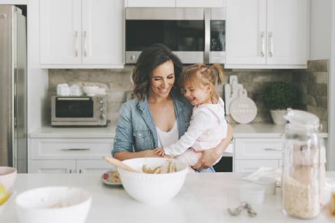 Mother and daughter making a cake together model released Symbolfoto property released  CMSF00039