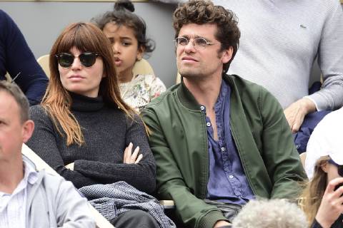 Arthur Dupont et sa compagne CELEBRITES : Internationaux de France 2019 Roland Garros - Village - 29 05 2019 JBAutissier Panoramic