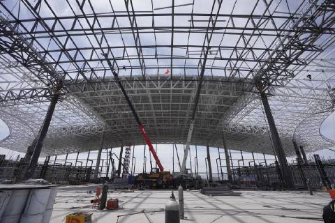 China, Bau des Bahnhofs Zhangjiakou im Vorfeld der olympischen Spiele 2022 (190530) -- ZHANGJIAKOU, May 30, 2019 (Xinhua) -- Photo taken on May 30, 2019 shows the construction site of the Zhangjiakou Station of the Beijing-Zhangjiakou high-speed railway in Zhangjiakou, north China s Hebei Province. The main structure of the Zhangjiakou Station has been basically completed. (Xinhua Xing Guangli) CHINA-HEBEI-BEIJING-ZHANGJIAKOU RAILWAY-CONSTRUCTION (CN)