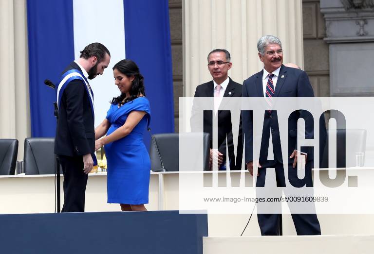 Gabriela Rodrguez 2l Accommodates The Presidential Band Of Her Husband Entrepreneur Nayib Bukele L Gabriela Rodrguez 2l Accommodates The Presidential Band Of Her Husband Entrepreneur Nayib Bukele L