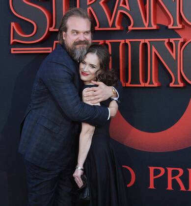 Entertainment Themen der Woche KW26 Cast members David Harbour and Winona Ryder attend the premiere of the sci-fi TV horror series Stranger Things 3 at Santa Monica High School in Santa Monica, California on Friday, June 28th, 2019. Storyline: In a small town where everyone knows everyone, a peculiar incident starts a chain of events that leads to the disappearance of a child, which begins to tear at the fabric of an otherwise peaceful community. Dark government agencies and seemingly malevolent supernatural forces converge on the town, while a few locals begin to understand that there s more going on than meets the eye.  LAP2019062812 JIMxRUYMEN