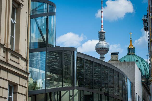 Old Building, Pei Building, Television Tower and Dome The Berlin Old Building of the Theater am Festungsgraben, Pei Building of the German Historical Museum, Television Tower and Dome of the Berlier Cathedral in one picture Architecture Berlin Mitte Old and New Building Pei Building Television Tower Dome of the Berlin Cathedral Berlin Berlin Deu