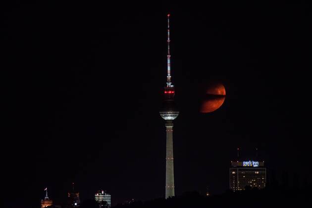 Crescent over Berlin Germany, Berlin 07 08 2019 In the picture you can see the setting crescent over the Berlin skyline Berlin Berlin Germany