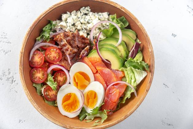  Bowl of Cobb salad  Copyright: xAlex9500x Panthermedia26825774