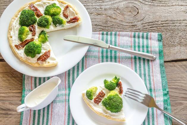  Quiche with broccoli and sun dried tomatoes  Copyright: xAlex9500x Panthermedia26874132