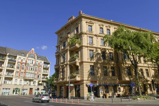 Old buildings, Kaiser Wilhelm Platz, Hauptstraße, Crellestraße, Schöneberg, Berlin, Germany