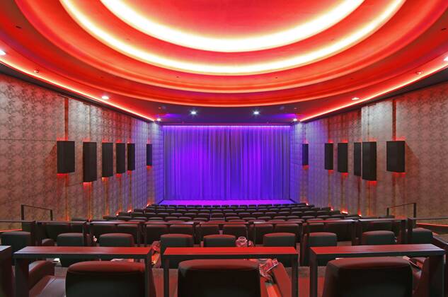Zoo Palast 24 08 2019 Lighting design in the cinema Zoo Palast, Zoopalast, Hall 3, Cinema Hall 3, Hardenbergstrasse 29A, Berlin 24 08 2019