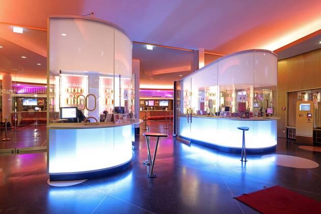 Zoo Palast 29 08 2019 Lighting design in the cinema Zoo Palast, Zoopalast, cash desk area, cash booth, entrance, entrance area, foyer, Hardenbergstrasse 29A, Berlin 29 08 2019