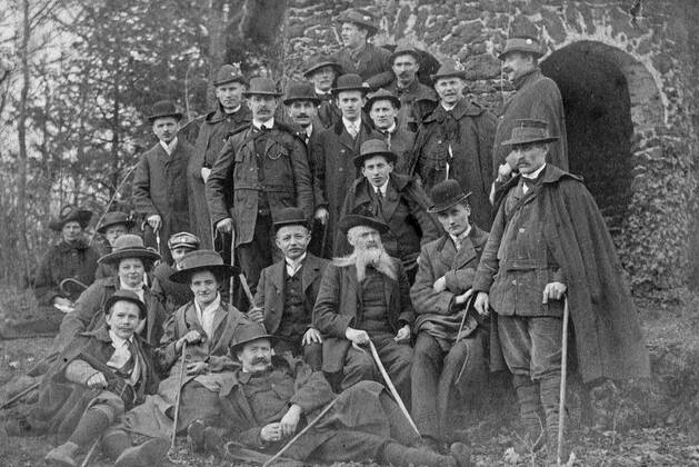 Naturfreunde Cöln Gruppe der Naturfreunde Cöln auf einer Wanderung, Deutschland 1910er Jahre. Group of Naturfreunde Coeln on a hike, Germany 1910s., Copyright: JakobxVolk UnitedArchives0628