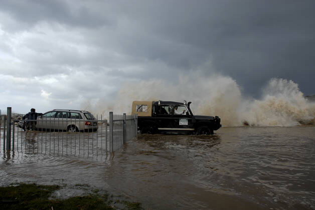 Sea level storm waves at the Indian Ocean