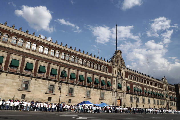 October 2, 2019 EUM20191002NAC33 JPG MEXICO CITY, ProtestsProtests October 2 Aspects of the so-called peace belt formed by government officials of Mexico City, carried out with the aim of preventing excesses in the march held this October 2, 2019 in the streets of the Historic Center, held to commemorate the 1968 massacre of students Photo Agency EL UNIVERSALDiego Simon SanchezAFBV  - ZUMAu78_ 20191002_zaf_u78_063 Copyright: xElxUniversalx