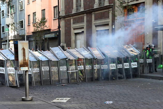 October 2, 2019 EUM20191002NAC44 JPG MEXICO CITY, ProtestsProtests October 2 Aspects of the riots generated during the march held this October 2, 2019 in the streets of the Historic Center, held to commemorate the 1968 student massacre Photo Agency EL UNIVERSALDiego Simon SanchezAFBV  - ZUMAu78_ 20191002_zaf_u78_073 Copyright: xElxUniversalx