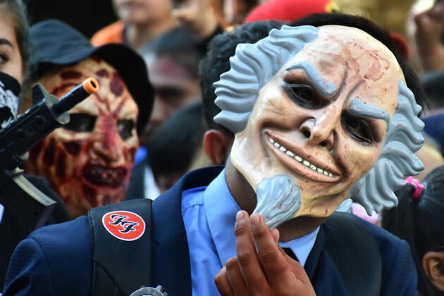 Annual Zombie Walk in Mexico City MEXICO CITY, MEXICO - OCTOBER 19: A participant is seen taking part during the march of annual Zombie Walk at Monumento of Revolucion on October 19, 2019 in Mexico City, Mexico  Copyright: xCarlosxTischlerx EYE_0140