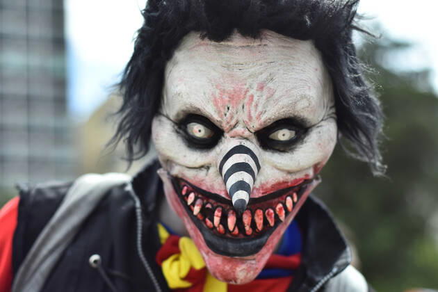 Annual Zombie Walk in Mexico City MEXICO CITY, MEXICO - OCTOBER 19: A participant disguised as clown is seen taking part during the march of annual Zombie Walk at Monumento of Revolucion on October 19, 2019 in Mexico City, Mexico  Copyright: xCarlosxTischlerx EYE_9687