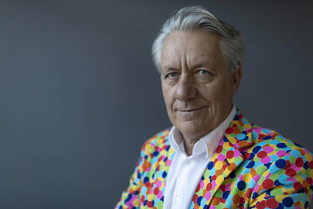 Portrait of a senior businessman wearing colorful sports jacket model released Symbolfoto property released  GUSF02536