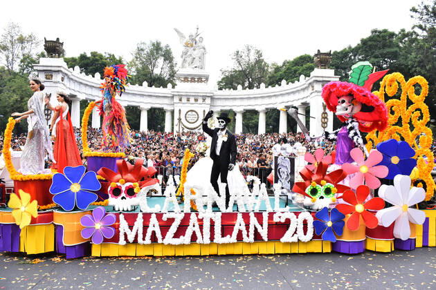 Day of the Dead International Parade in Mexico City MEXICO CITY, MEXICO - OCTOBER 27: Participants take part during the commemorative Day of the Dead International Parade as part of celebrations of the mexican traditions Day of the Dead (Dia de Muertos) at Hemiciclo a Juarez on October 27, 2019 in Mexico City, Mexico  Copyright: xCarlosxTischlerx EYE_0447