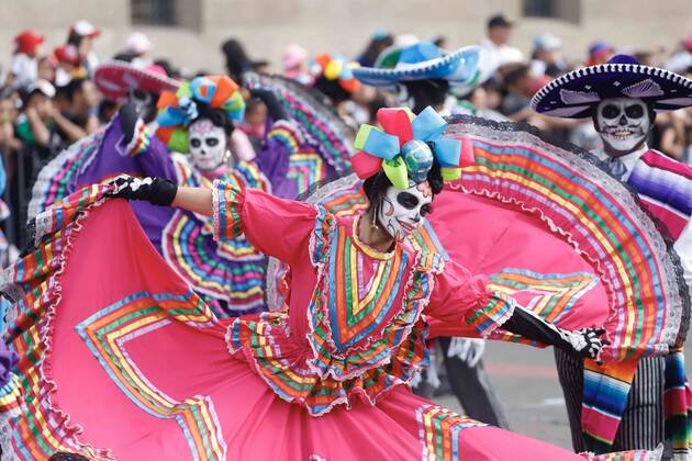October 27, 2019 EUM20191027ACT01 JPG MEXICO CITY Traditions Traditions Parade Dead Color of the International Day of the Dead Parade in Mexico City this Sunday October 27, 2019 Photo Agency EL UNIVERSAL Berenice Fregoso EVZ  - ZUMAu78_ 20191027_zaf_u78_020 Copyright: xBerenicexFregosoxElxUniversalx