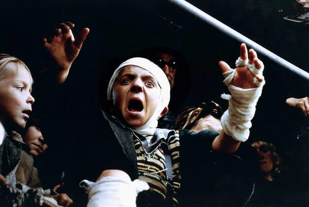 David Bennent Characters: Oskar Matzerath Film: The Tin Drum; Die Blechtrommel (DE FR PL YU 1979) Literaturverfilmung (Based On The Book By G³nter Grass) Director: Volker Schl÷ndorff 03 May 1979 Die Blechtrommel (Le Tambour, BRD FR PL YU 1979, Regie: Volker Schl?andorff) Szene mit David Bennent Copyright: NewxWorldxPicturesxAFxArchivexMaryxEvans 12451288 editorial use only