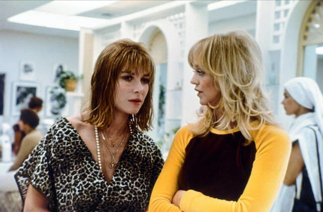 OSCARS: Beste Nebendarstellerin, Preisträgerinnen 1971-1980 Lee Grant & Goldie Hawn Characters: Felicia Carp, Jill Film: Shampoo (USA 1975) Director: Hal Ashby 11 February 1975 Shampoo (Shampoo, USA 1975, Regie: Hal Ashby) Lee Grant, Goldie Hawn Frauen, beim Friseur, Sch?anheitssalon, Friseursalon ------- WICHTIG: Nutzung nur bei Filmtitelnennung und oder in Zusammenhang mit Berichterstattung ?©ber diesen Film --- IMPORTANT: To be used solely for coverage of this specific motion picture tv programme  Copyright: ColumbiaxAFxArchivexMaryxEvans 12452159 editorial use only