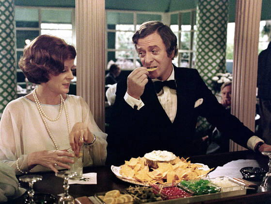 OSCARS: Beste Nebendarstellerin, Preisträgerinnen 1971-1980 Maggie Smith & Michael Caine Characters: Diana Barrie - Visitors from London & Sidney Cochran - Visitors from London Film: California Suite (USA 1978) Director: Herbert Ross 15 December 1978 CALIFSUITE-SPTI-05.tif  Copyright: ColumbiaxAFxArchivexMaryxEvans 12456699 editorial use only