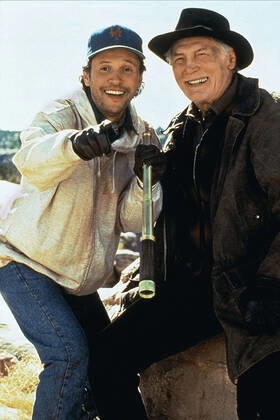 OSCARS. Bester Nebendarsteller. Preisträger 1991-2000 Billy Crystal & Jack Palance Characters: Mitch Robbins & Duke Washburn Film: City Slickers Ii: The Legend Of Curly S Gold (USA 1994) Director: Paul Weiland 10 June 1994  Copyright: MaryxEvansxAFxArchivexColumbiaxPictures 12567318 editorial use only