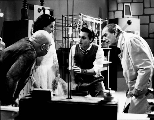 OSCARS. Bester Nebendarsteller. Preisträger 1991-2000 Johnny Depp & Martin Landau Characters: Ed Wood & Bela Lugosi Film: Ed Wood (1994) Director: Tim Burton 28 September 1994  Copyright: MaryxEvansxAFxArchivexTouchstone 12581898 editorial use only
