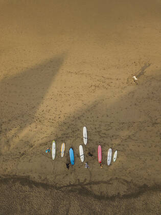 Aerial view of surfers at the beach Indonesia, Bali CR_KOTRIN191014C-220153-01