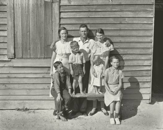 Burroughs Family, Hale County, Alabama, Walker Evans (American, 1903 - 1975), 1935, print later, Gelatin silver print, 19.2 x 24.1 cm (7 9 16 x 9 1 2 in.)  Copyright Artokoloro LCD3_191706_06036