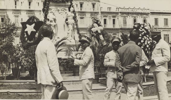 Public Ceremony, Havana, Central Park Wreathlaying, Havana Wreathlaying at the Jose Marti Statue, Havana, Walker Evans (American, 1903 - 1975), 1933, Gelatin silver print, 13.3 x 22.9 cm (5 1 4 x 9 in.)  Copyright Artokoloro LCD3_191706_06481