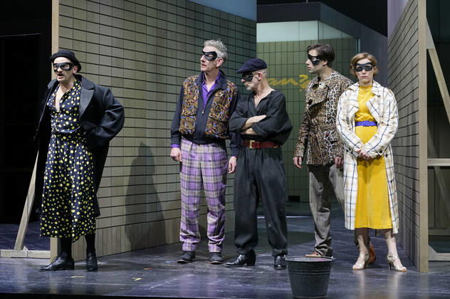 Milan Peschel, Bernd Moss, Martin Wuttke, Jeremy Mockridge and Judith Hofmann at the photo rehearsal for the play Life on earth can be sweet Donna at the Deutsches Theater Berlin, 13 12 2019 Foto:xT.xBartillax xFuturexImage