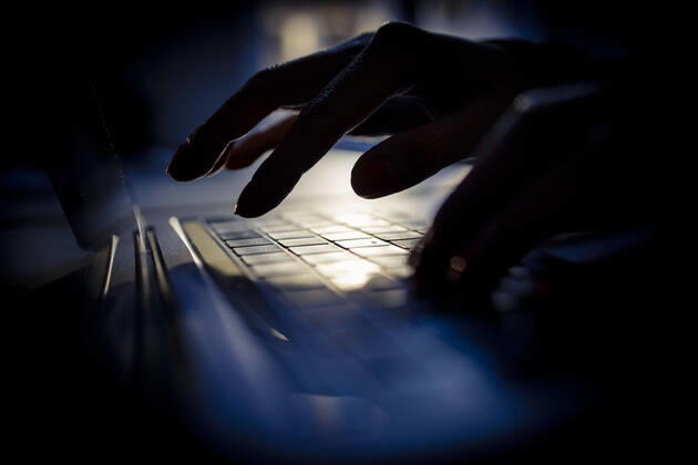 Symbol photo Writing hands on a computer keyboard Berlin, 28 08 2019 Berlin Germany Copyright: xThomasxTrutschel photothek.netx