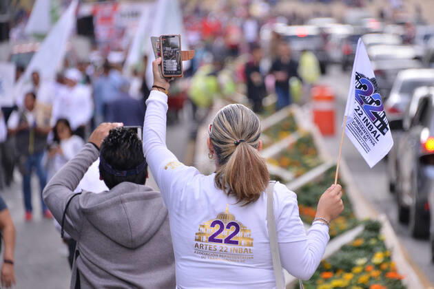 National Struggle Day protest in Mexico MEXICO CITY, MEXICO - JANUARY 31: Demonstrators take part during a march called National Struggle Day to protest for labor equality and demand labor rights and demand a job stability program during the demonstration, integrants of Union of Telephone Operators of the Mexican Republic, National Workers Union, Mexican Union of Electricians, Independent Workers Union of the Autonomous Metropolitan University participating to demand from the Federal Government a change of economic, political and social course for the country; as well as a dialogue around the Alternative Nation Project. at Reforma Avenue on January 31, 2020 in Mexico City, Mexico Copyright: xCarlosxTischlerx EYE_6246