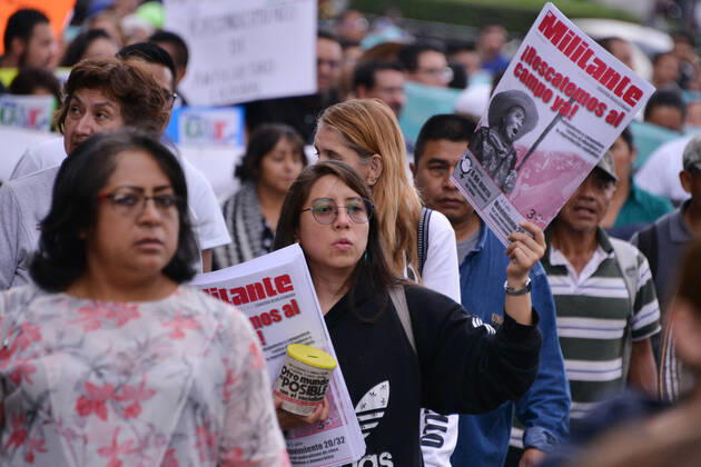 National Struggle Day protest in Mexico MEXICO CITY, MEXICO - JANUARY 31: Demonstrators take part during a march called National Struggle Day to protest for labor equality and demand labor rights and demand a job stability program during the demonstration, integrants of Union of Telephone Operators of the Mexican Republic, National Workers Union, Mexican Union of Electricians, Independent Workers Union of the Autonomous Metropolitan University participating to demand from the Federal Government a change of economic, political and social course for the country; as well as a dialogue around the Alternative Nation Project. at Reforma Avenue on January 31, 2020 in Mexico City, Mexico Copyright: xCarlosxTischlerx EYE_6530