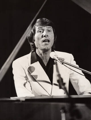 Udo Jürgens, österreichischer Komponist, Pianist und Sänger, Deutschland um 1980. Austrian composer, pianist and singer Udo Juergens, Germany around 1980. Nur redaktionelle Nutzung. Editorial usage only. Copyright: ArthurxGrimm UnitedArchives82004086