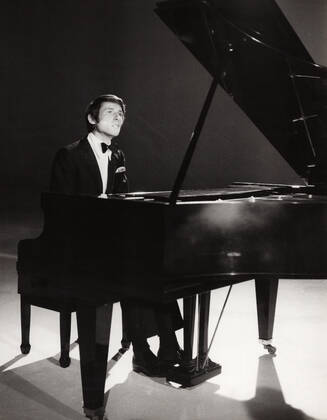 Udo Jürgens, österreichischer Komponist, Pianist und Sänger, Deutschland um 1977. Austrian composer, pianist and singer Udo Juergens, Germany around 1977. Nur redaktionelle Nutzung. Editorial usage only. Copyright: ArthurxGrimm UnitedArchives82004087