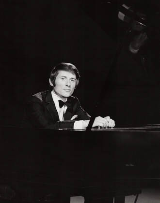 Udo Jürgens, österreichischer Komponist, Pianist und Sänger, Deutschland um 1977. Austrian composer, pianist and singer Udo Juergens, Germany around 1977. Nur redaktionelle Nutzung. Editorial usage only. Copyright: ArthurxGrimm UnitedArchives82004090