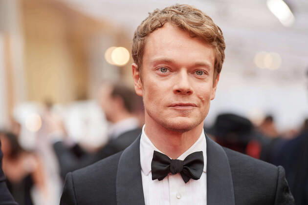 Alfie Allen arrives on the red carpet of The 92nd OscarsÂ® at the DolbyÂ® Theatre in Hollywood, CA on Sunday, February 9, 2020. Los Angeles CA USA  Copyright: xMattxPetitx 33967660PLX