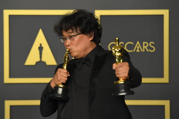 February 9, 2020, Los Angeles, California, USA: BONG JOON-HO in the Press Room during the 92nd Academy Awards, presented by the Academy of Motion Picture Arts and Sciences (AMPAS), at the Dolby Theatre in Hollywood. Los Angeles USA - ZUMAz03_ 20200209_zbp_z03_355 Copyright: xKevinxSullivanx