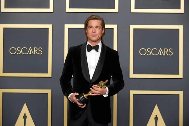 Brad Pitt poses backstage with the Oscar for Actor In A Supporting Role during the live ABC Telecast of The 92nd Oscars at the Dolby Theatre in Hollywood, CA on Sunday, February 9, 2020. Los Angeles CA USA  Copyright: xNickxAgrox 33967994PLX