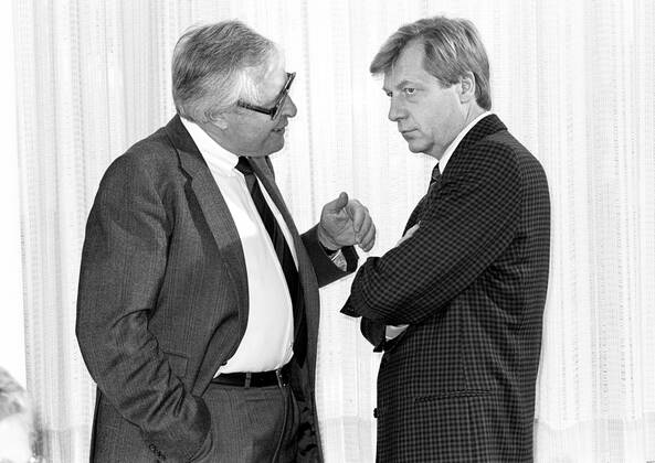 Bernhard VOGEL , Prime Minister of Rhineland-Palatinate , and Eberhard DIEPGEN , Mayor of Berlin , both CDU in October 1988 Bernhard VOGEL , Prime Minister of Rhineland Palatinate , and Eberhard DIEPGEN , Mayor of Berlin , both CDU in October 1988