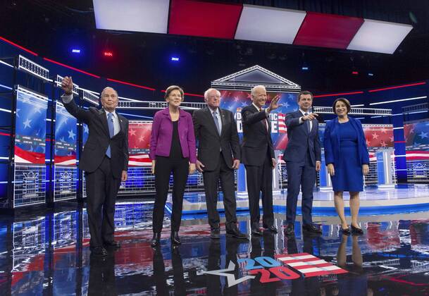 February 19, 2020, Las Vegas, Nevada, USA: From left, Democratic presidential candidates MICHAEL BLOOMBERG, ELIZABETH WARREN, BERNIE SANDERS, JOE BIDEN, PETE BUTTIGIEG and AMY KLOBUCHAR pose for photographers ahead of the NBC News & MSNBC Democratic Debate at Paris Las Vegas. Las Vegas USA - ZUMAce6_ 20200219_zaf_ce6_003 Copyright: xBrianxCahnx