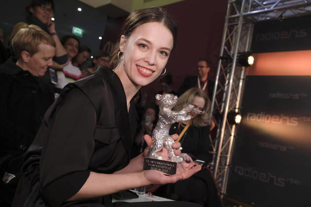 Actress Paula Beer with the Silver Bear as best actress at the RadioEins Berlinale Nighttalk with the Berlinale award winners from the XXLounge in the Cinemaxx on the occasion of the 70 Berlin International Film Festival 70 Berlin International Film Festival